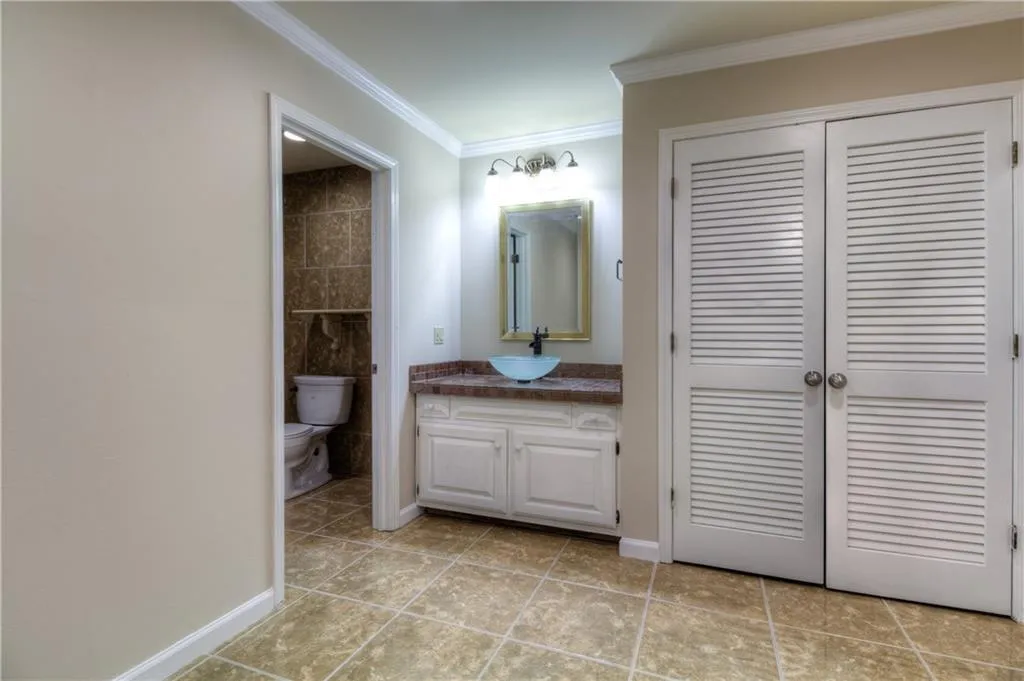 7965 Spalding Hills, Sandy Springs, Georgia 30350, 5 Bedrooms Bedrooms, ,3 BathroomsBathrooms,Residential,Sold,7965 Spalding Hills,5801836