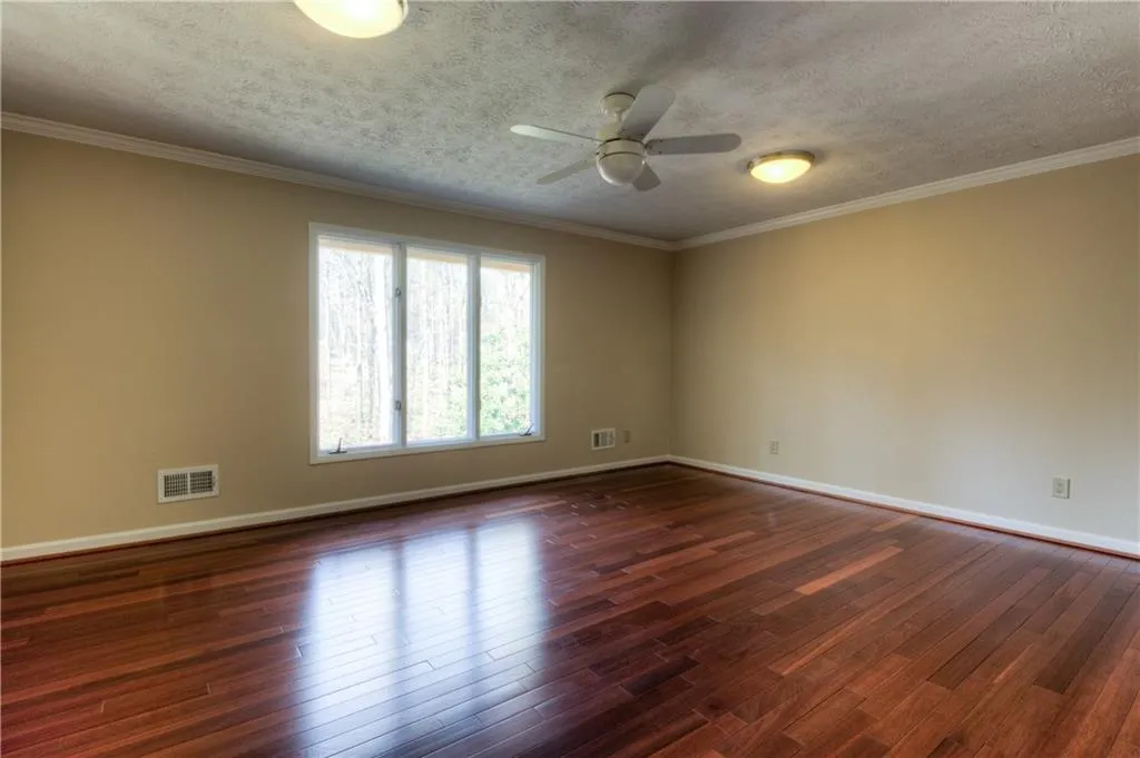 7965 Spalding Hills, Sandy Springs, Georgia 30350, 5 Bedrooms Bedrooms, ,3 BathroomsBathrooms,Residential,Sold,7965 Spalding Hills,5801836