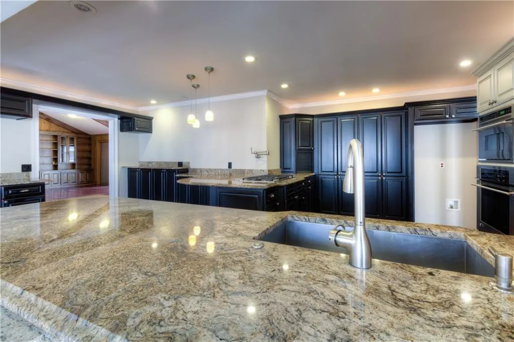 7965 Spalding Hills, Sandy Springs, Georgia 30350, 5 Bedrooms Bedrooms, ,3 BathroomsBathrooms,Residential,Sold,7965 Spalding Hills,5801836