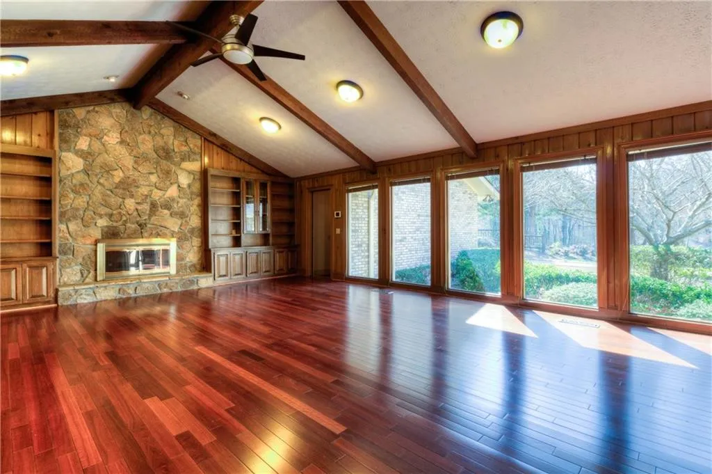 7965 Spalding Hills, Sandy Springs, Georgia 30350, 5 Bedrooms Bedrooms, ,3 BathroomsBathrooms,Residential,Sold,7965 Spalding Hills,5801836