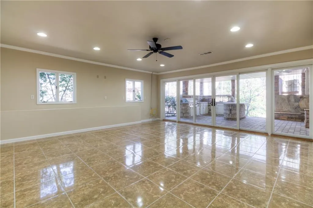7965 Spalding Hills, Sandy Springs, Georgia 30350, 5 Bedrooms Bedrooms, ,3 BathroomsBathrooms,Residential,Sold,7965 Spalding Hills,5801836