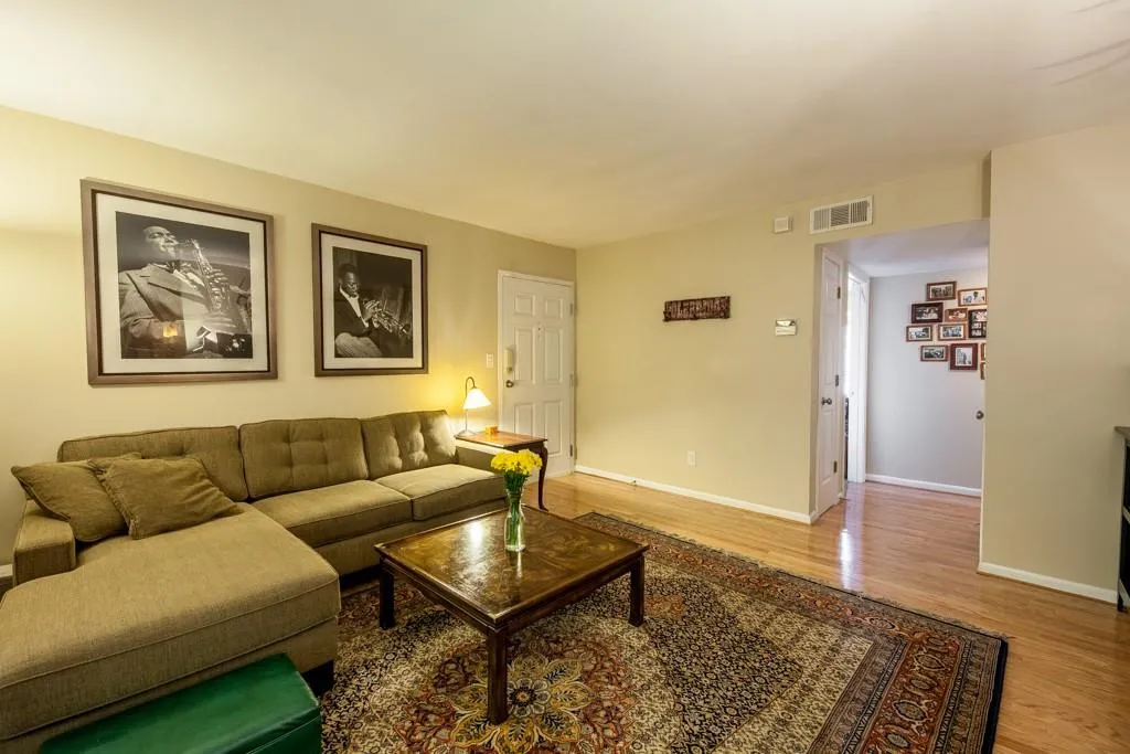 1445 Monroe Drive Ne Unit F17, Atlanta, Georgia 30324, 2 Bedrooms Bedrooms, ,2 BathroomsBathrooms,Residential,Sold,1445 Monroe Drive Ne Unit F17,5841951