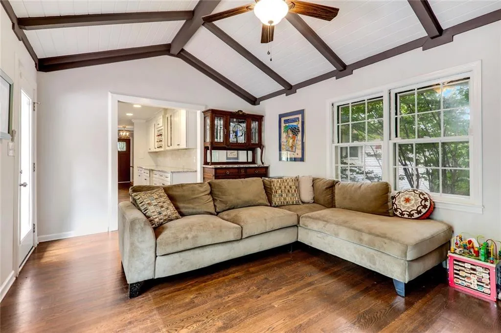 245 Beachland Drive, Atlanta, Georgia 30342, 4 Bedrooms Bedrooms, ,3 BathroomsBathrooms,Residential,Sold,245 Beachland Drive,6782548