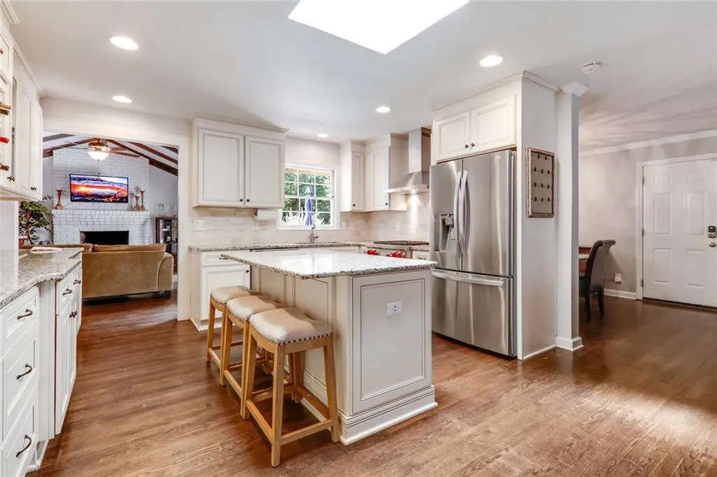 245 Beachland Drive, Atlanta, Georgia 30342, 4 Bedrooms Bedrooms, ,3 BathroomsBathrooms,Residential,Sold,245 Beachland Drive,6782548