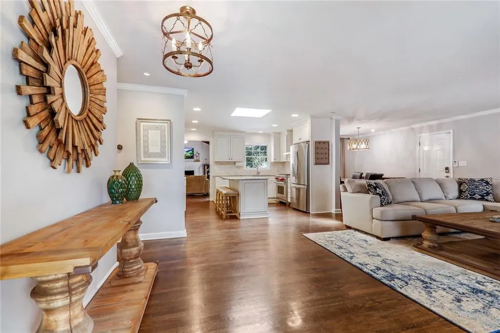 245 Beachland Drive, Atlanta, Georgia 30342, 4 Bedrooms Bedrooms, ,3 BathroomsBathrooms,Residential,Sold,245 Beachland Drive,6782548