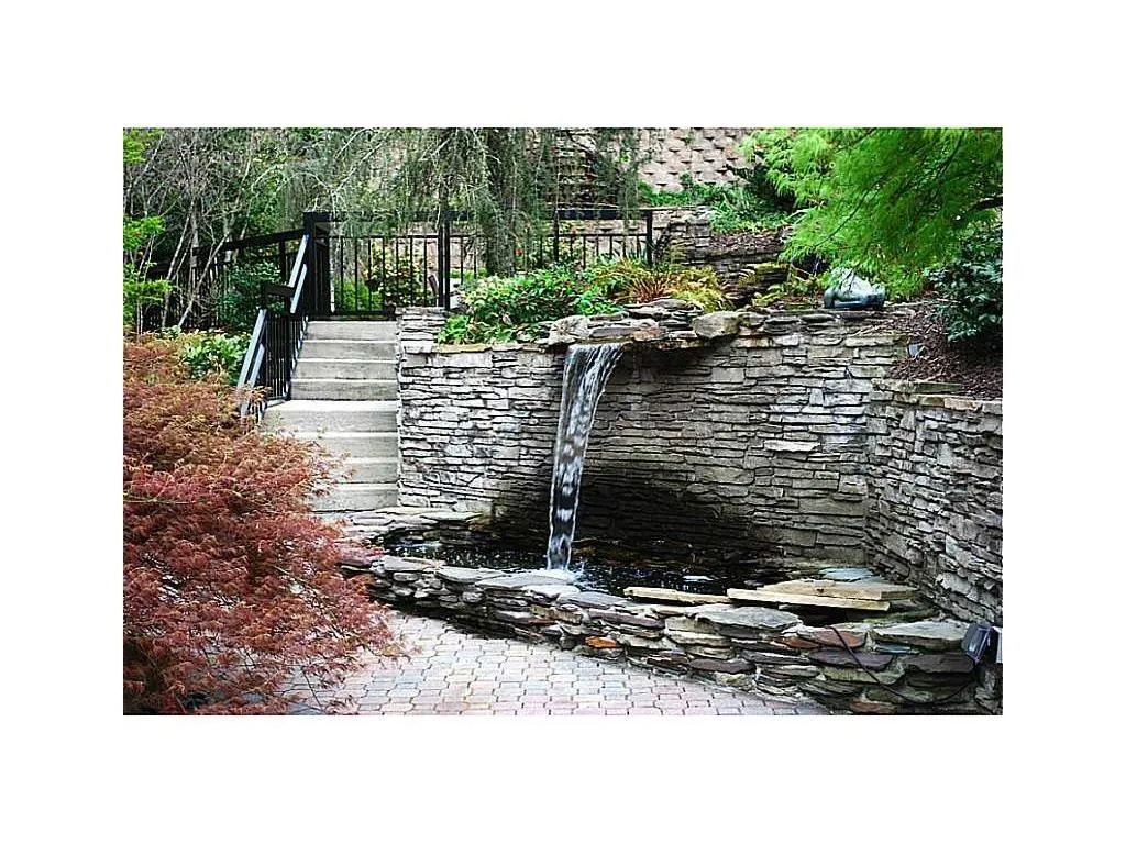 4250 River Green Drive Unit 410, Atlanta, Georgia 30327, 3 Bedrooms Bedrooms, ,2 BathroomsBathrooms,Residential,Sold,4250 River Green Drive Unit 410,5722702