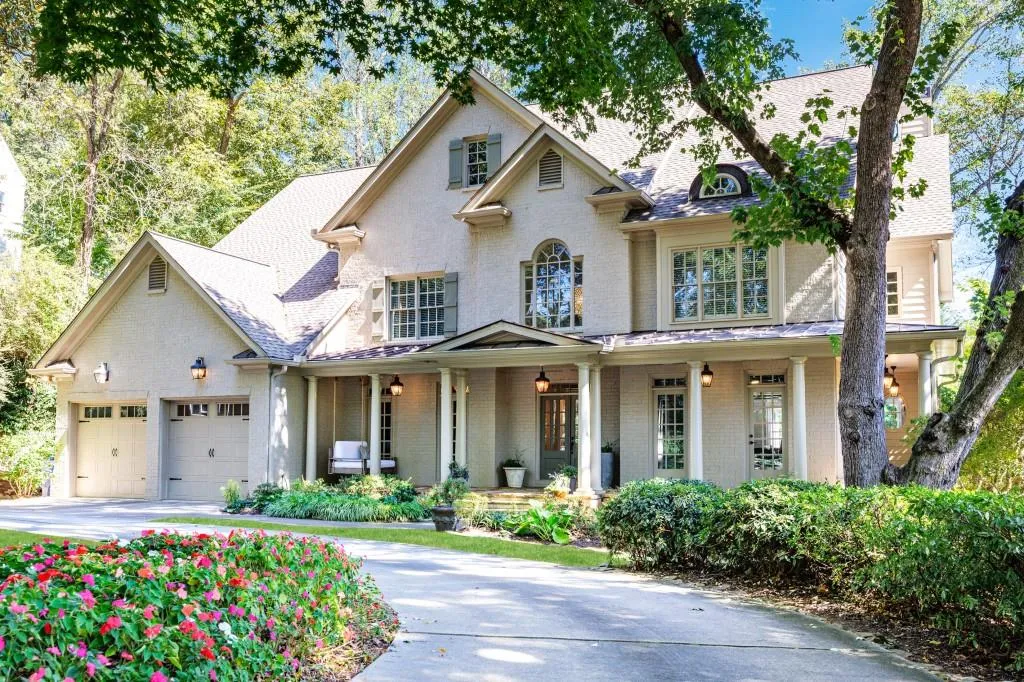 3925 Sheldon Drive N, Atlanta, Georgia 30342, 6 Bedrooms Bedrooms, ,5 BathroomsBathrooms,Residential,For Sale,3925 Sheldon Drive N,7667629