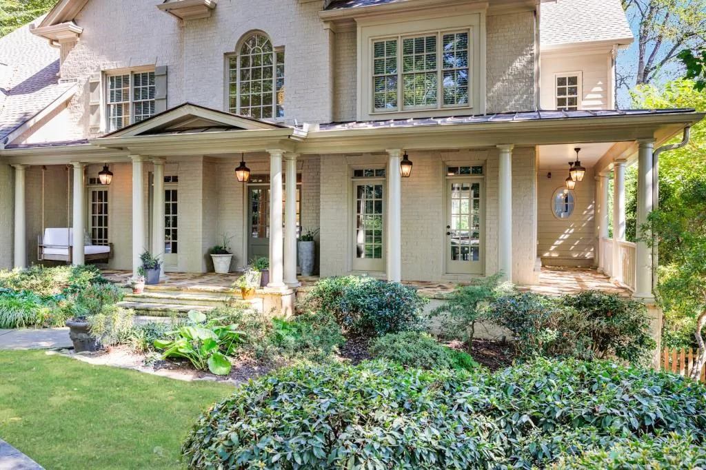 3925 Sheldon Drive N, Atlanta, Georgia 30342, 6 Bedrooms Bedrooms, ,5 BathroomsBathrooms,Residential,For Sale,3925 Sheldon Drive N,7667629