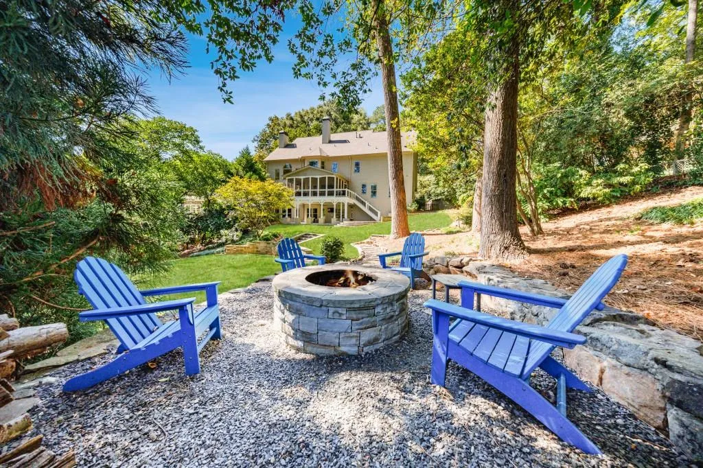 3925 Sheldon Drive N, Atlanta, Georgia 30342, 6 Bedrooms Bedrooms, ,5 BathroomsBathrooms,Residential,For Sale,3925 Sheldon Drive N,7667629