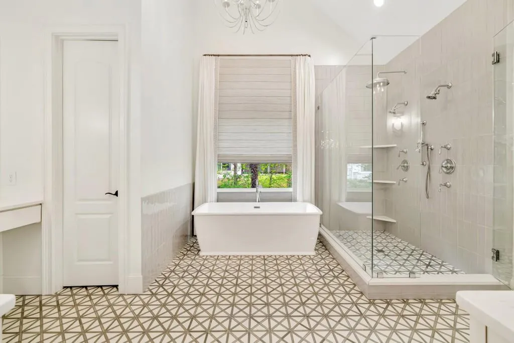 3925 Sheldon Drive N, Atlanta, Georgia 30342, 6 Bedrooms Bedrooms, ,5 BathroomsBathrooms,Residential,For Sale,3925 Sheldon Drive N,7667629