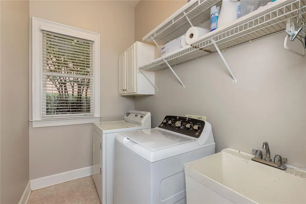2322 Valley Brook Way Ne, Brookhaven, Georgia 30319, 4 Bedrooms Bedrooms, ,3 BathroomsBathrooms,Residential,For Sale,2322 Valley Brook Way Ne,7628632