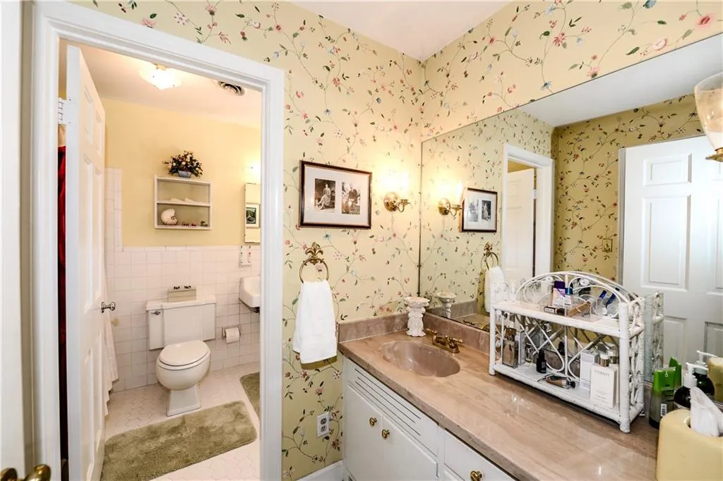 780 Wesley Oak Road, Sandy Springs, Georgia 30328, 4 Bedrooms Bedrooms, ,2 BathroomsBathrooms,Residential,Sold,780 Wesley Oak Road,5816179