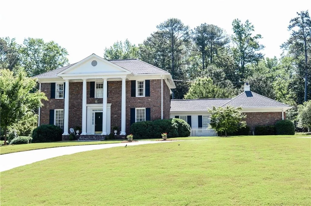 780 Wesley Oak Road, Sandy Springs, Georgia 30328, 4 Bedrooms Bedrooms, ,2 BathroomsBathrooms,Residential,Sold,780 Wesley Oak Road,5816179