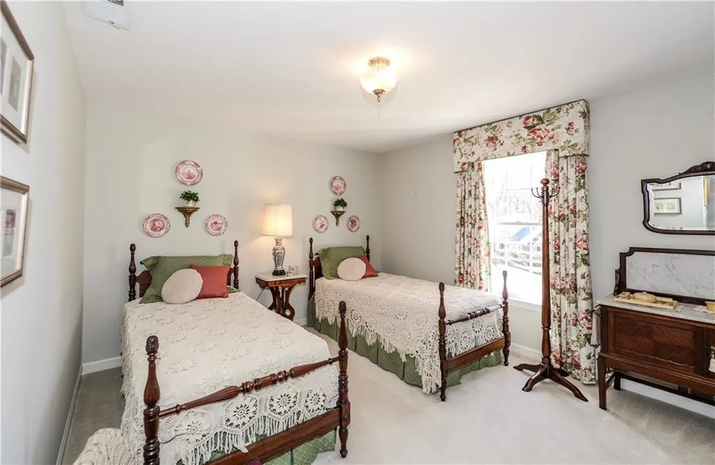 780 Wesley Oak Road, Sandy Springs, Georgia 30328, 4 Bedrooms Bedrooms, ,2 BathroomsBathrooms,Residential,Sold,780 Wesley Oak Road,5816179