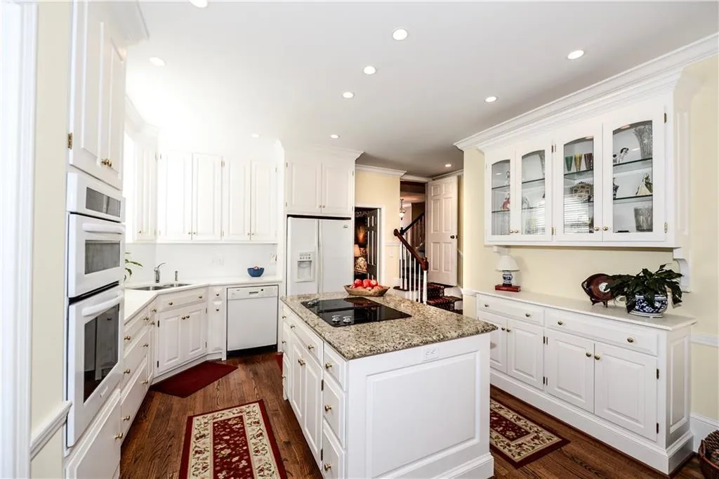 780 Wesley Oak Road, Sandy Springs, Georgia 30328, 4 Bedrooms Bedrooms, ,2 BathroomsBathrooms,Residential,Sold,780 Wesley Oak Road,5816179