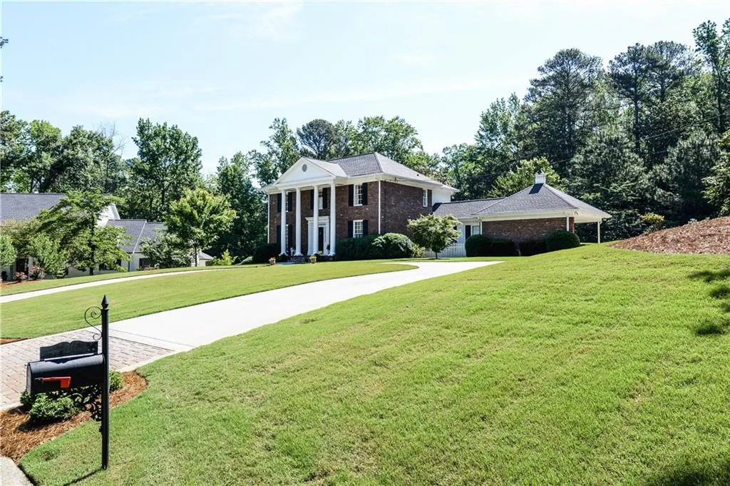 780 Wesley Oak Road, Sandy Springs, Georgia 30328, 4 Bedrooms Bedrooms, ,2 BathroomsBathrooms,Residential,Sold,780 Wesley Oak Road,5816179