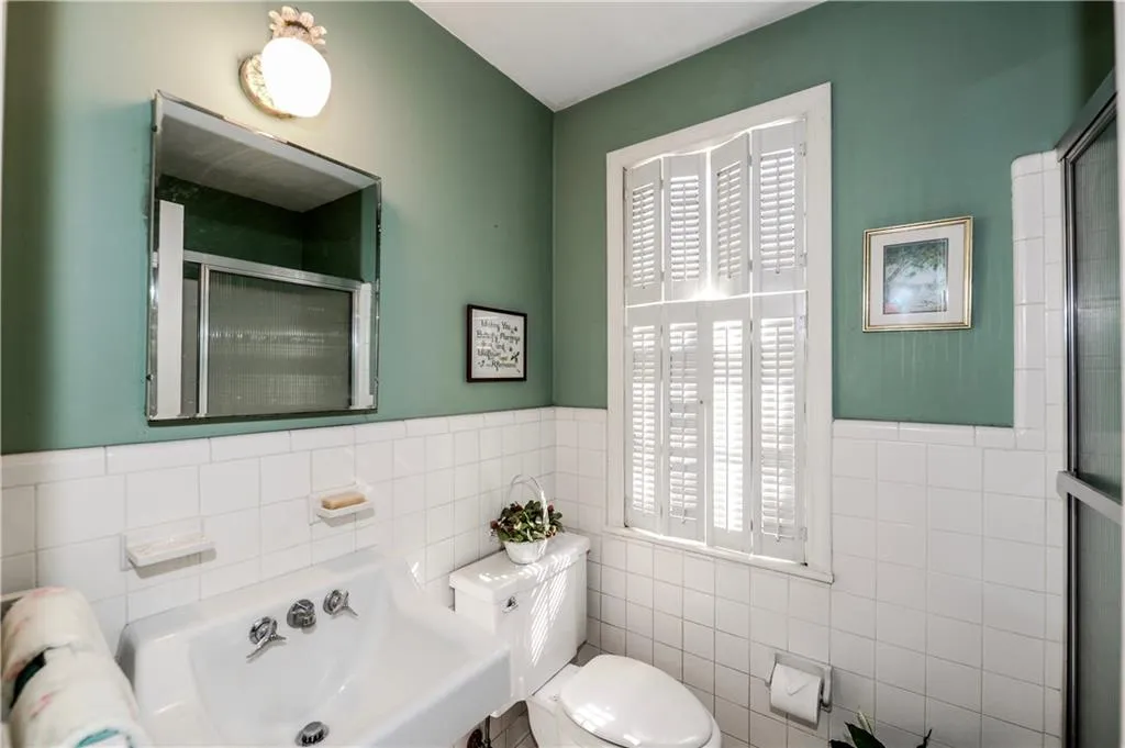 780 Wesley Oak Road, Sandy Springs, Georgia 30328, 4 Bedrooms Bedrooms, ,2 BathroomsBathrooms,Residential,Sold,780 Wesley Oak Road,5816179