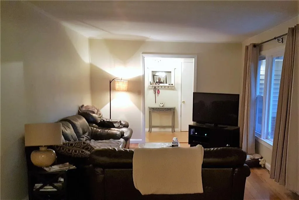 710 Windsor Parkway, Atlanta, Georgia 30342, 3 Bedrooms Bedrooms, ,2 BathroomsBathrooms,Residential,Sold,710 Windsor Parkway,5832808