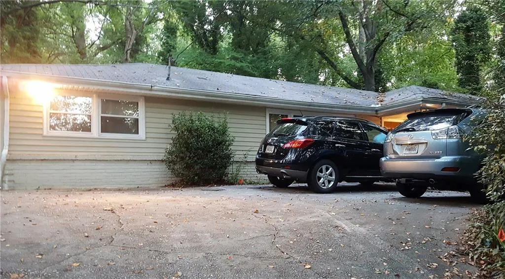 710 Windsor Parkway, Atlanta, Georgia 30342, 3 Bedrooms Bedrooms, ,2 BathroomsBathrooms,Residential,Sold,710 Windsor Parkway,5832808