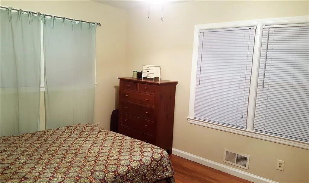 710 Windsor Parkway, Atlanta, Georgia 30342, 3 Bedrooms Bedrooms, ,2 BathroomsBathrooms,Residential,Sold,710 Windsor Parkway,5832808