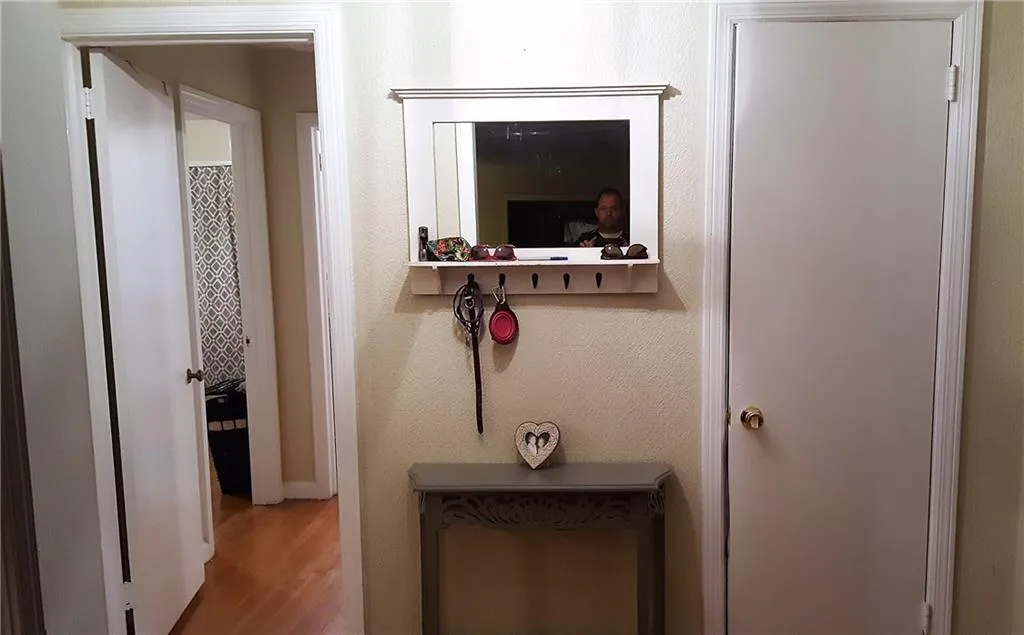 710 Windsor Parkway, Atlanta, Georgia 30342, 3 Bedrooms Bedrooms, ,2 BathroomsBathrooms,Residential,Sold,710 Windsor Parkway,5832808