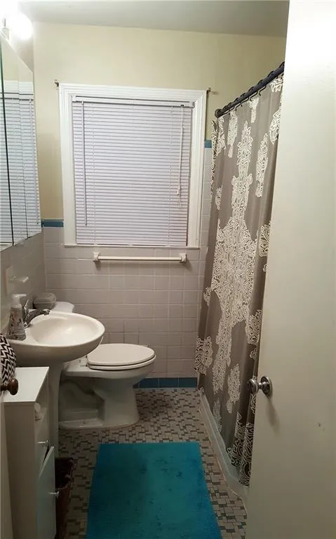 710 Windsor Parkway, Atlanta, Georgia 30342, 3 Bedrooms Bedrooms, ,2 BathroomsBathrooms,Residential,Sold,710 Windsor Parkway,5832808