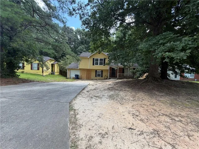 6495 Emerald Pointe Circle, College Park, Georgia 30349