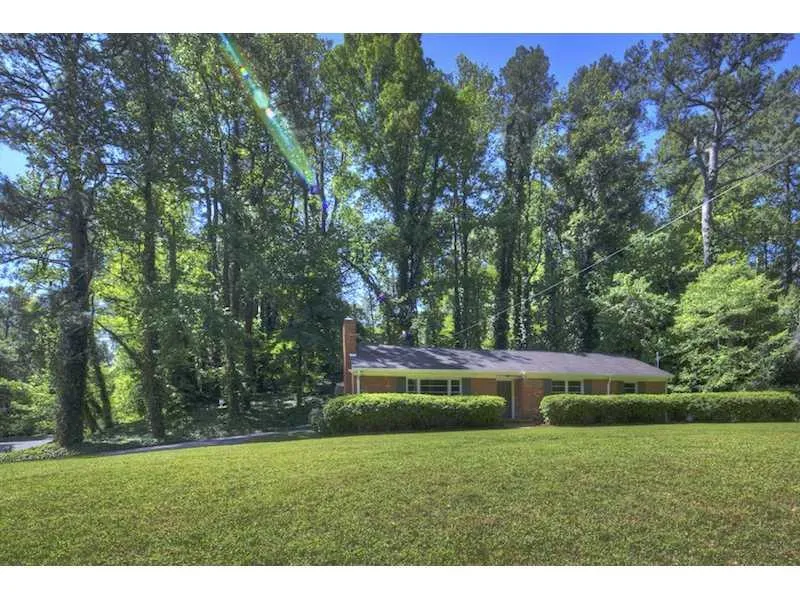 10 Pine Lake Drive, Atlanta, Georgia 30327, 3 Bedrooms Bedrooms, ,2 BathroomsBathrooms,Residential,Sold,10 Pine Lake Drive,5008802