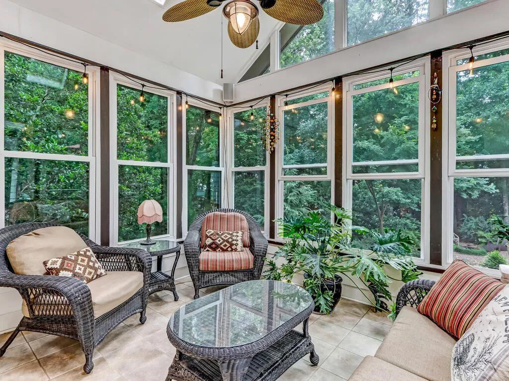 1825 Redbourne Drive, Atlanta, Georgia 30350, 4 Bedrooms Bedrooms, ,3 BathroomsBathrooms,Residential,Sold,1825 Redbourne Drive,6911955