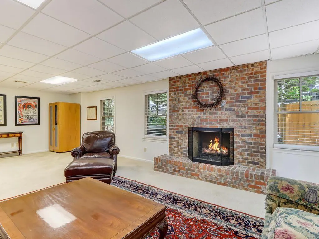 1825 Redbourne Drive, Atlanta, Georgia 30350, 4 Bedrooms Bedrooms, ,3 BathroomsBathrooms,Residential,Sold,1825 Redbourne Drive,6911955
