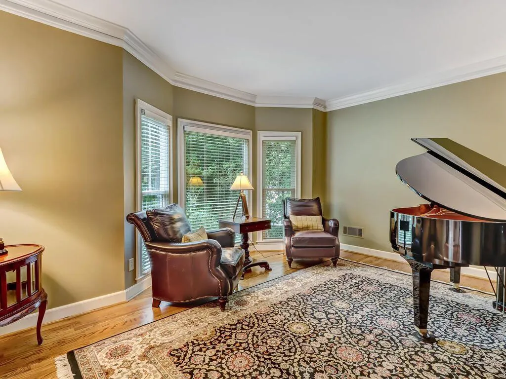 1825 Redbourne Drive, Atlanta, Georgia 30350, 4 Bedrooms Bedrooms, ,3 BathroomsBathrooms,Residential,Sold,1825 Redbourne Drive,6911955