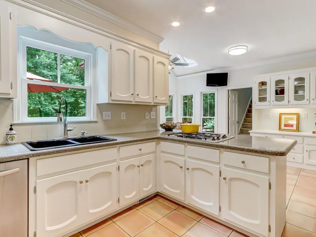 1825 Redbourne Drive, Atlanta, Georgia 30350, 4 Bedrooms Bedrooms, ,3 BathroomsBathrooms,Residential,Sold,1825 Redbourne Drive,6911955