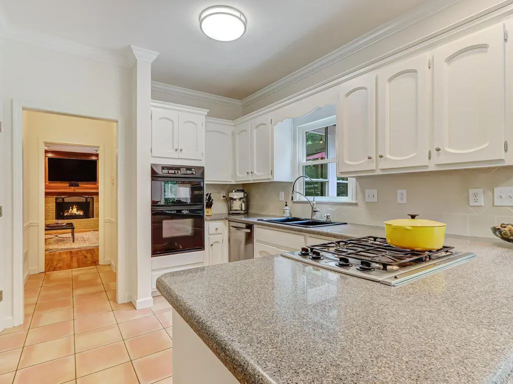 1825 Redbourne Drive, Atlanta, Georgia 30350, 4 Bedrooms Bedrooms, ,3 BathroomsBathrooms,Residential,Sold,1825 Redbourne Drive,6911955