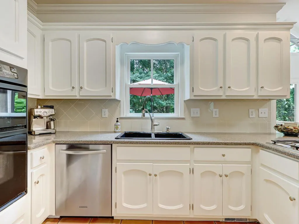 1825 Redbourne Drive, Atlanta, Georgia 30350, 4 Bedrooms Bedrooms, ,3 BathroomsBathrooms,Residential,Sold,1825 Redbourne Drive,6911955