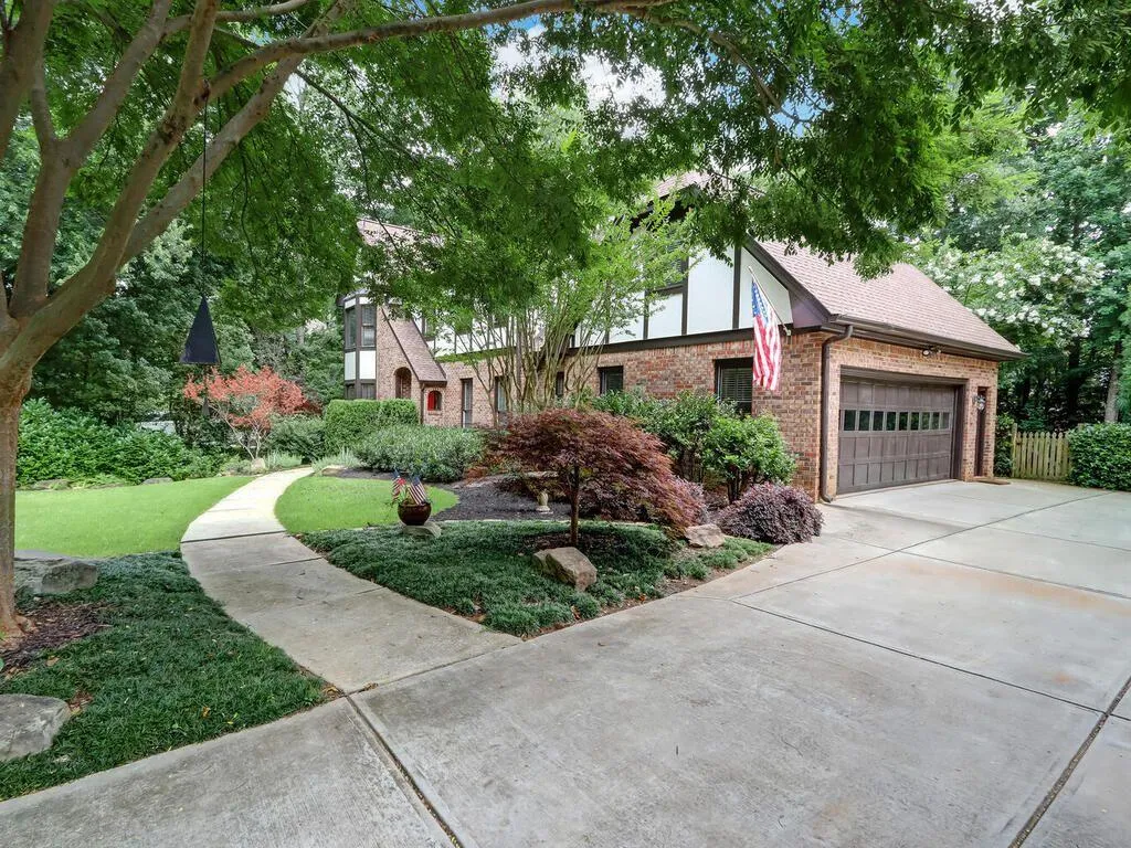 1825 Redbourne Drive, Atlanta, Georgia 30350, 4 Bedrooms Bedrooms, ,3 BathroomsBathrooms,Residential,Sold,1825 Redbourne Drive,6911955