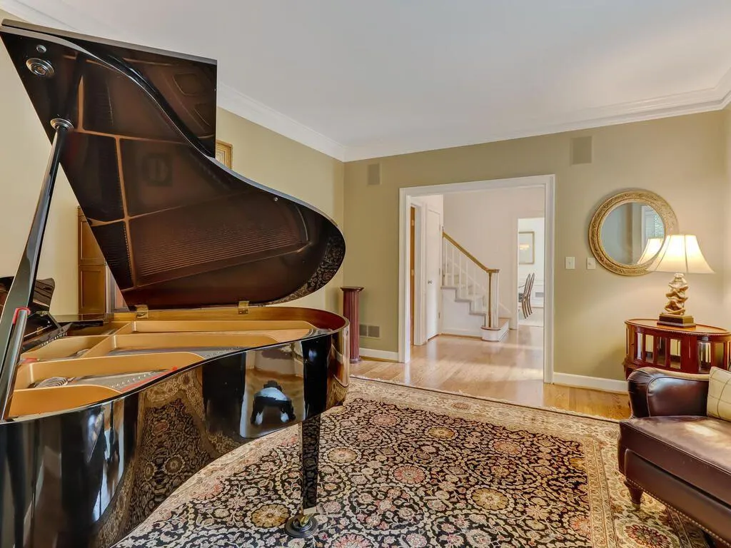 1825 Redbourne Drive, Atlanta, Georgia 30350, 4 Bedrooms Bedrooms, ,3 BathroomsBathrooms,Residential,Sold,1825 Redbourne Drive,6911955