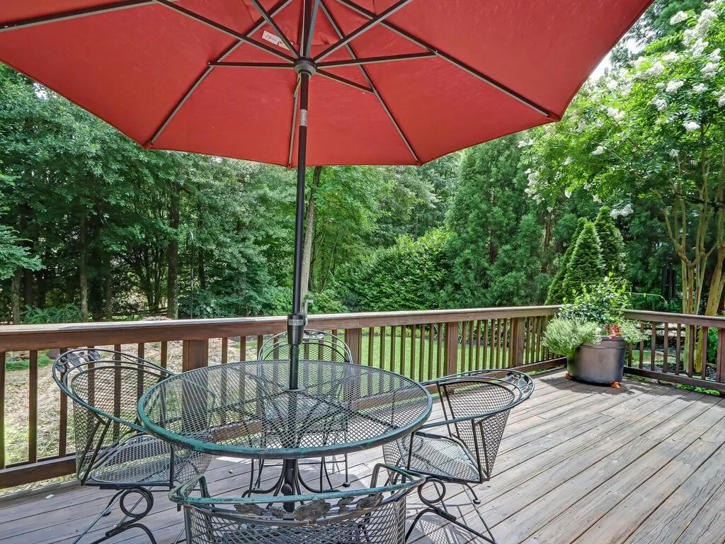 1825 Redbourne Drive, Atlanta, Georgia 30350, 4 Bedrooms Bedrooms, ,3 BathroomsBathrooms,Residential,Sold,1825 Redbourne Drive,6911955