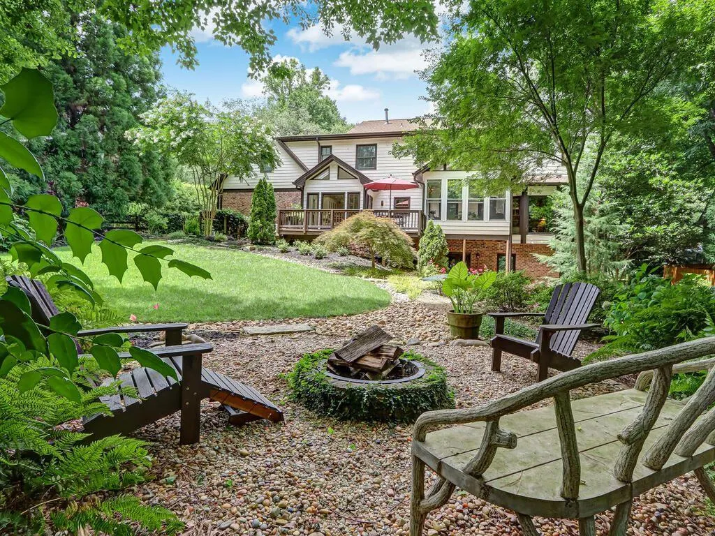 1825 Redbourne Drive, Atlanta, Georgia 30350, 4 Bedrooms Bedrooms, ,3 BathroomsBathrooms,Residential,Sold,1825 Redbourne Drive,6911955