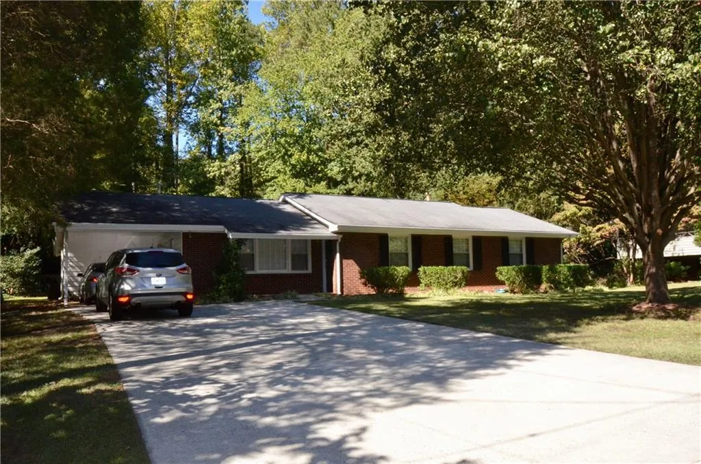 6830 Sunny Brook Lane, Sandy Springs, Georgia 30328, 4 Bedrooms Bedrooms, ,3 BathroomsBathrooms,Residential,Sold,6830 Sunny Brook Lane,5763716