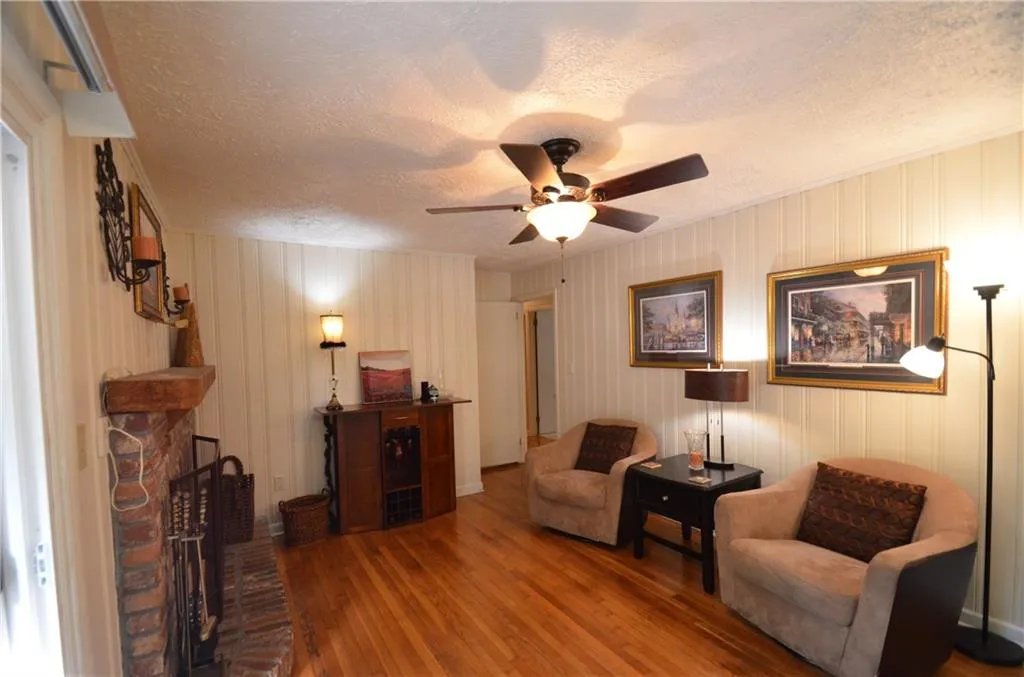 6830 Sunny Brook Lane, Sandy Springs, Georgia 30328, 4 Bedrooms Bedrooms, ,3 BathroomsBathrooms,Residential,Sold,6830 Sunny Brook Lane,5763716