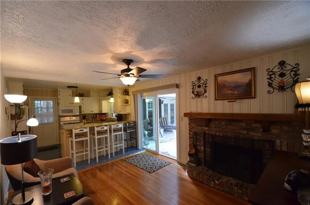6830 Sunny Brook Lane, Sandy Springs, Georgia 30328, 4 Bedrooms Bedrooms, ,3 BathroomsBathrooms,Residential,Sold,6830 Sunny Brook Lane,5763716
