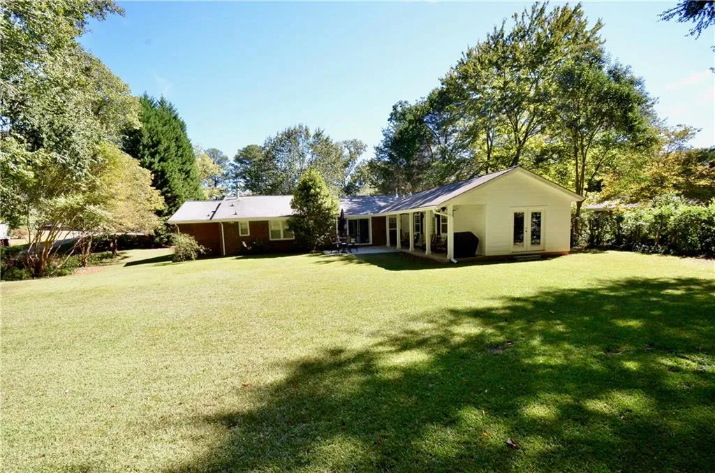 6830 Sunny Brook Lane, Sandy Springs, Georgia 30328, 4 Bedrooms Bedrooms, ,3 BathroomsBathrooms,Residential,Sold,6830 Sunny Brook Lane,5763716