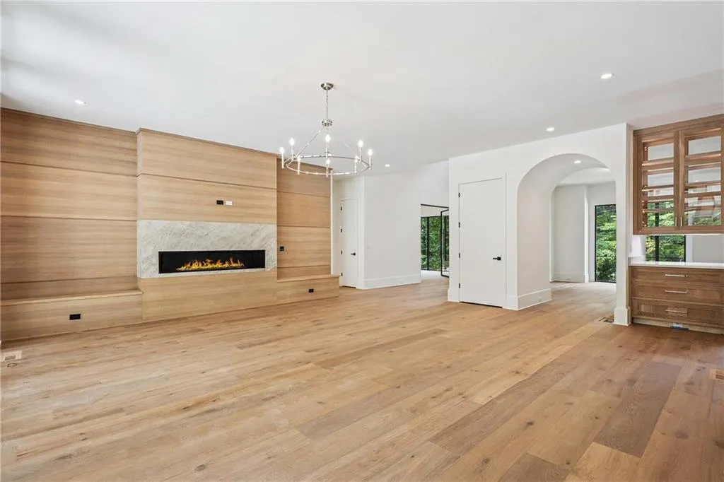 388 Londonberry Road, Sandy Springs, Georgia 30327, 6 Bedrooms Bedrooms, ,7 BathroomsBathrooms,Residential,For Sale,388 Londonberry Road,7625387