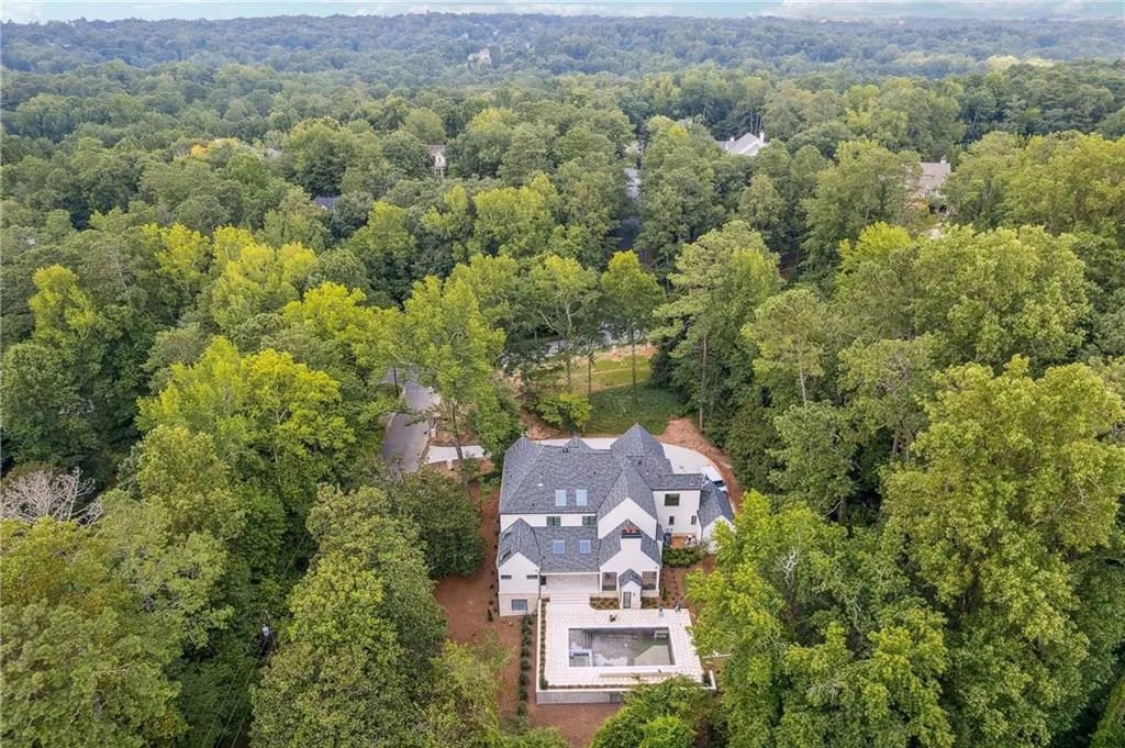 388 Londonberry Road, Sandy Springs, Georgia 30327, 6 Bedrooms Bedrooms, ,7 BathroomsBathrooms,Residential,For Sale,388 Londonberry Road,7625387