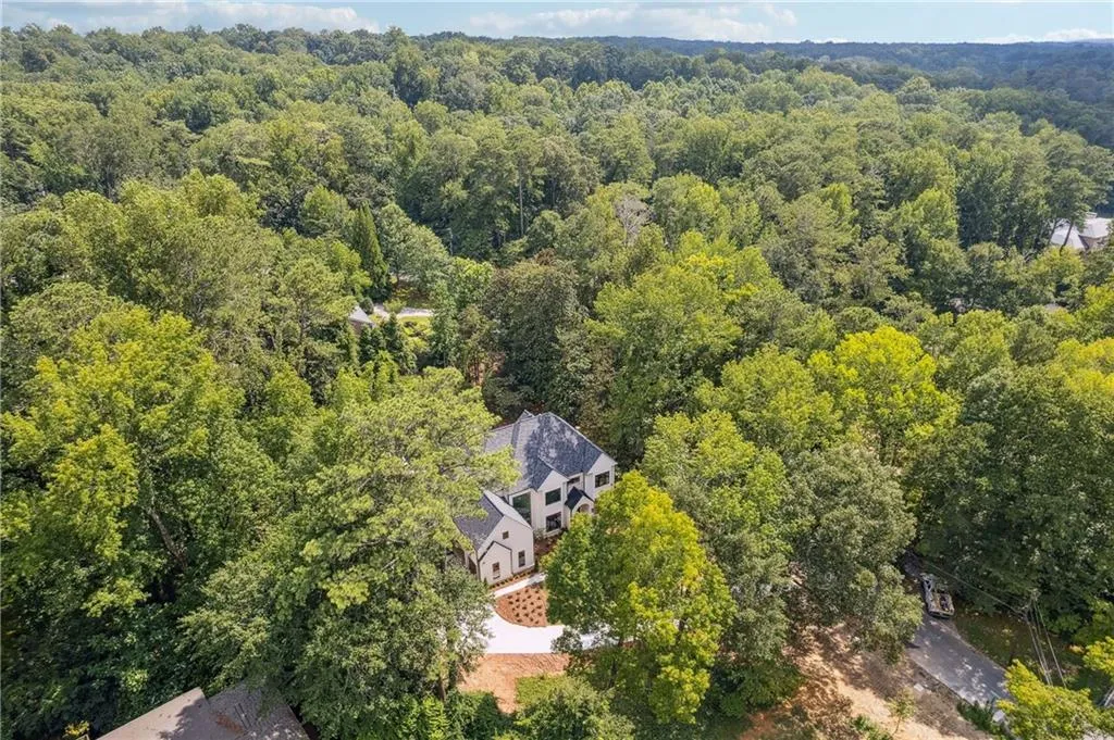 388 Londonberry Road, Sandy Springs, Georgia 30327, 6 Bedrooms Bedrooms, ,7 BathroomsBathrooms,Residential,For Sale,388 Londonberry Road,7625387