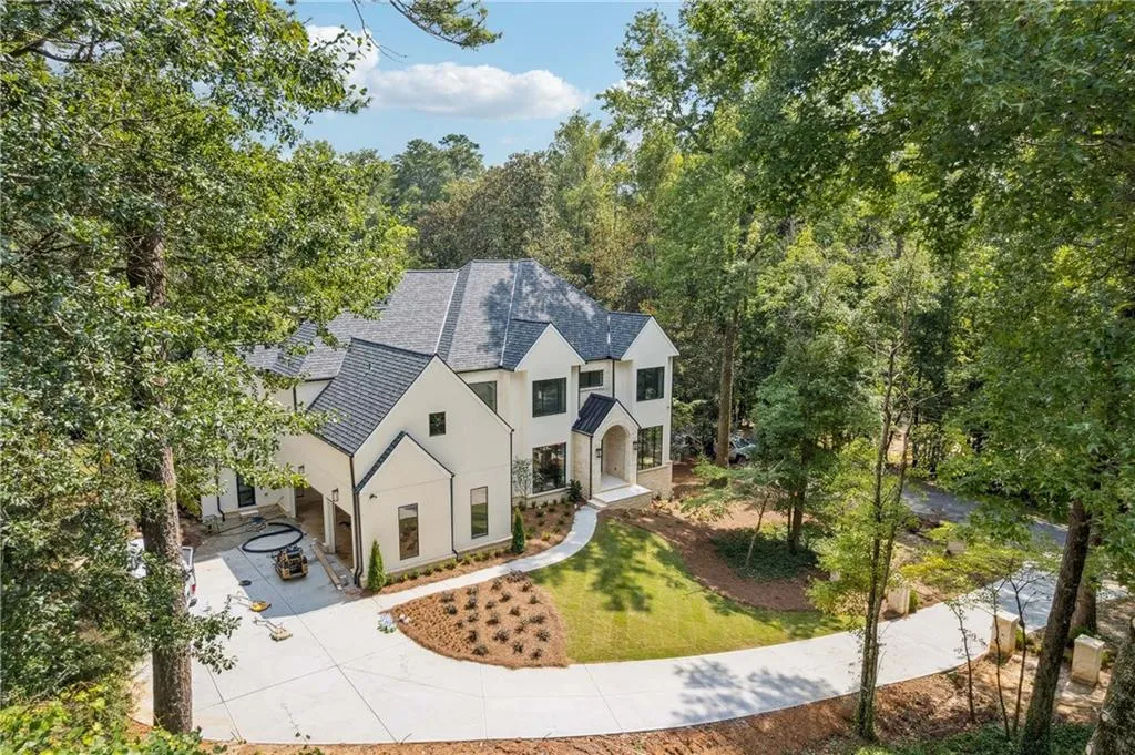 388 Londonberry Road, Sandy Springs, Georgia 30327, 6 Bedrooms Bedrooms, ,7 BathroomsBathrooms,Residential,For Sale,388 Londonberry Road,7625387