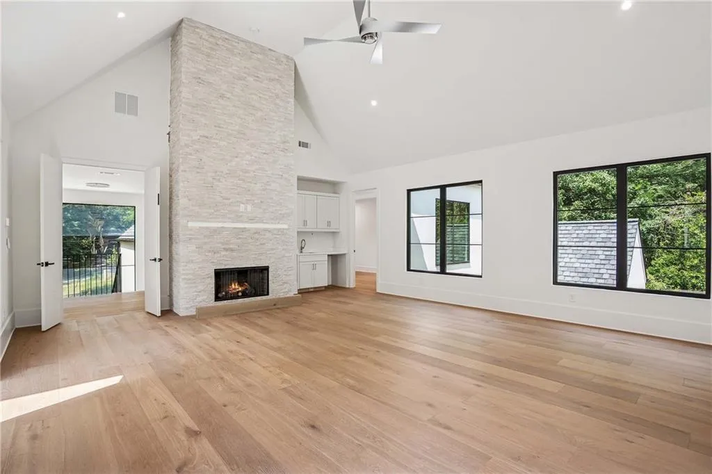 388 Londonberry Road, Sandy Springs, Georgia 30327, 6 Bedrooms Bedrooms, ,7 BathroomsBathrooms,Residential,For Sale,388 Londonberry Road,7625387