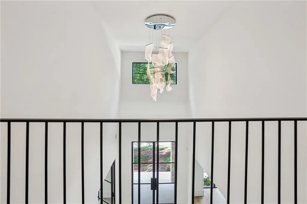 388 Londonberry Road, Sandy Springs, Georgia 30327, 6 Bedrooms Bedrooms, ,7 BathroomsBathrooms,Residential,For Sale,388 Londonberry Road,7625387