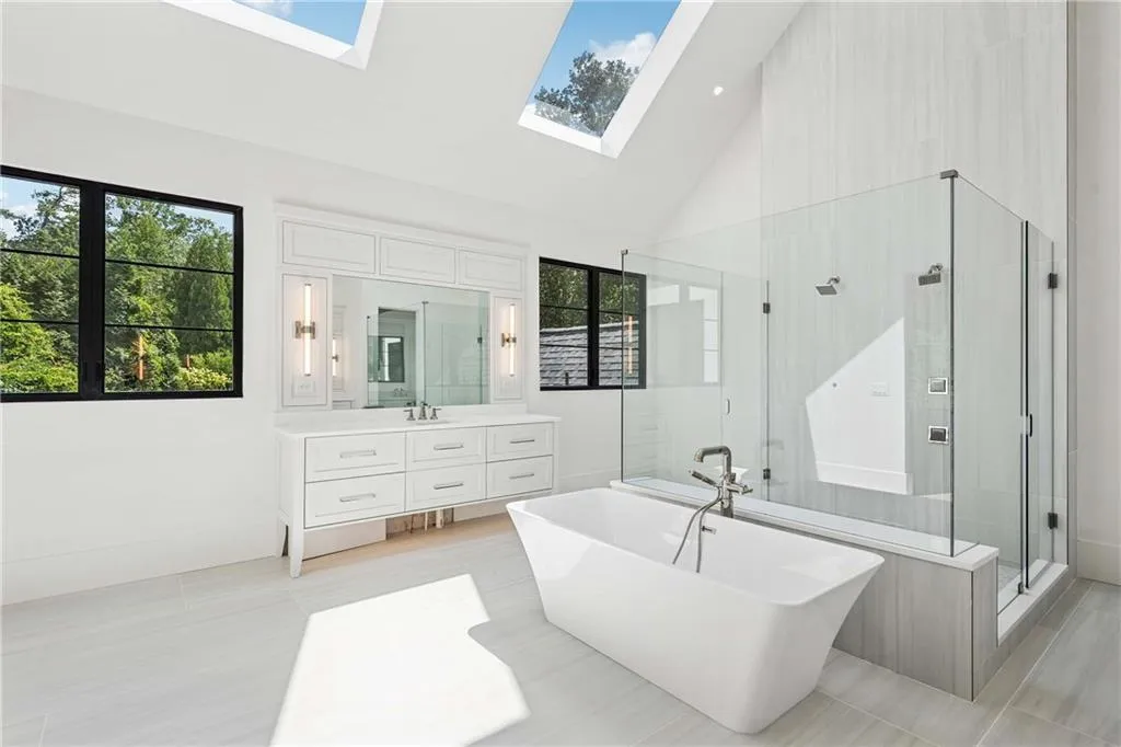 388 Londonberry Road, Sandy Springs, Georgia 30327, 6 Bedrooms Bedrooms, ,7 BathroomsBathrooms,Residential,For Sale,388 Londonberry Road,7625387
