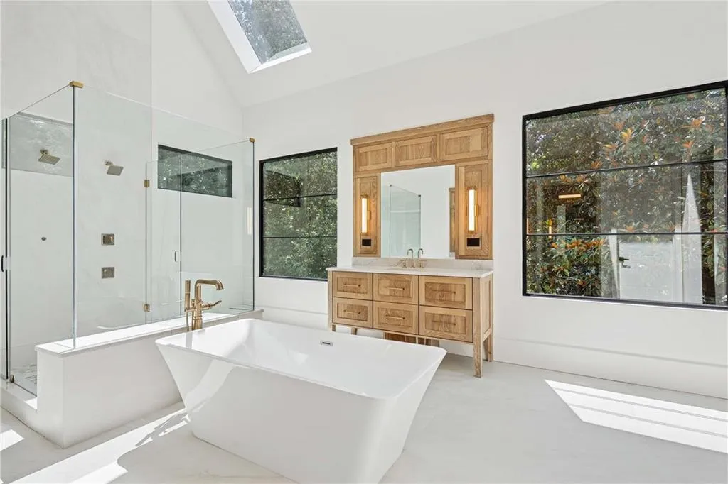 388 Londonberry Road, Sandy Springs, Georgia 30327, 6 Bedrooms Bedrooms, ,7 BathroomsBathrooms,Residential,For Sale,388 Londonberry Road,7625387